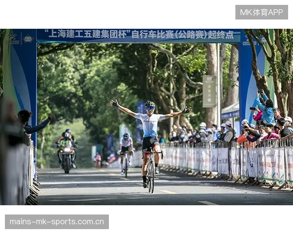 自行车公路赛引入动态补给系统，科技赋能赛事新体验